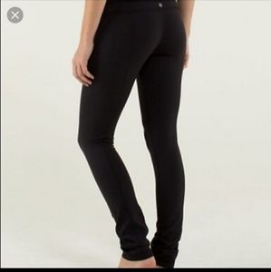 LULU LEMON straight leg yoga leggings/pants
